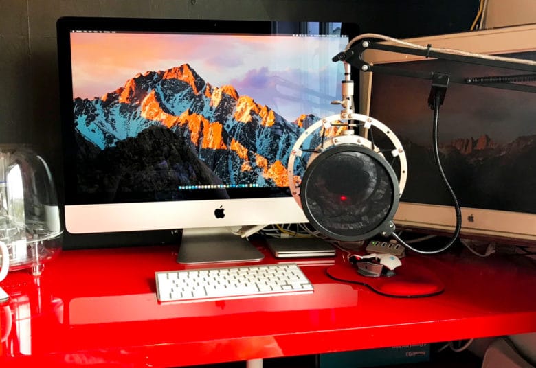 BartenderHQ's David Sangwell mixes up a cocktail of Apple gear for his podcasting and video setup.