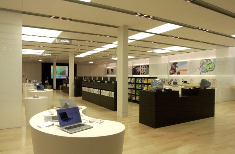 How the first Apple stores appeared in 2001
