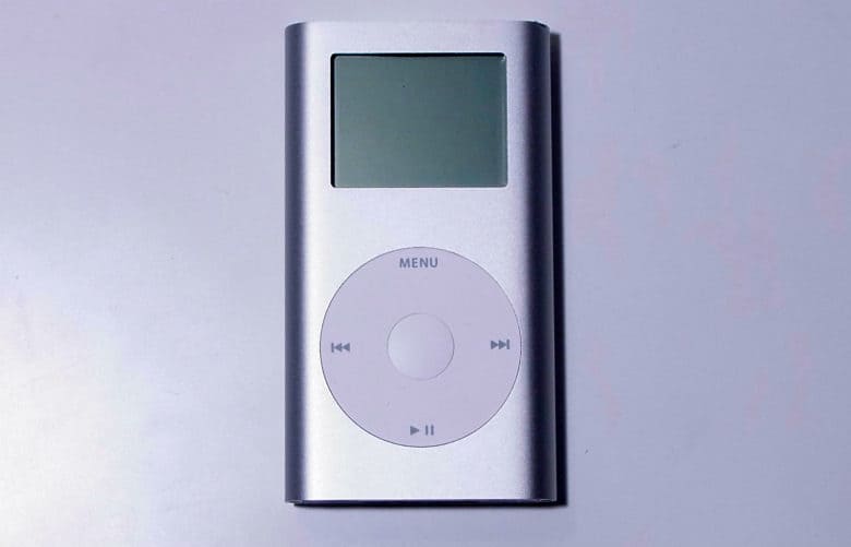 The iPod mini was an early inspiration for the iPhone. Apple sold millions of them and had big production lines already set up. The designers felt the iPod mini’s lines were simple, modern and clean.