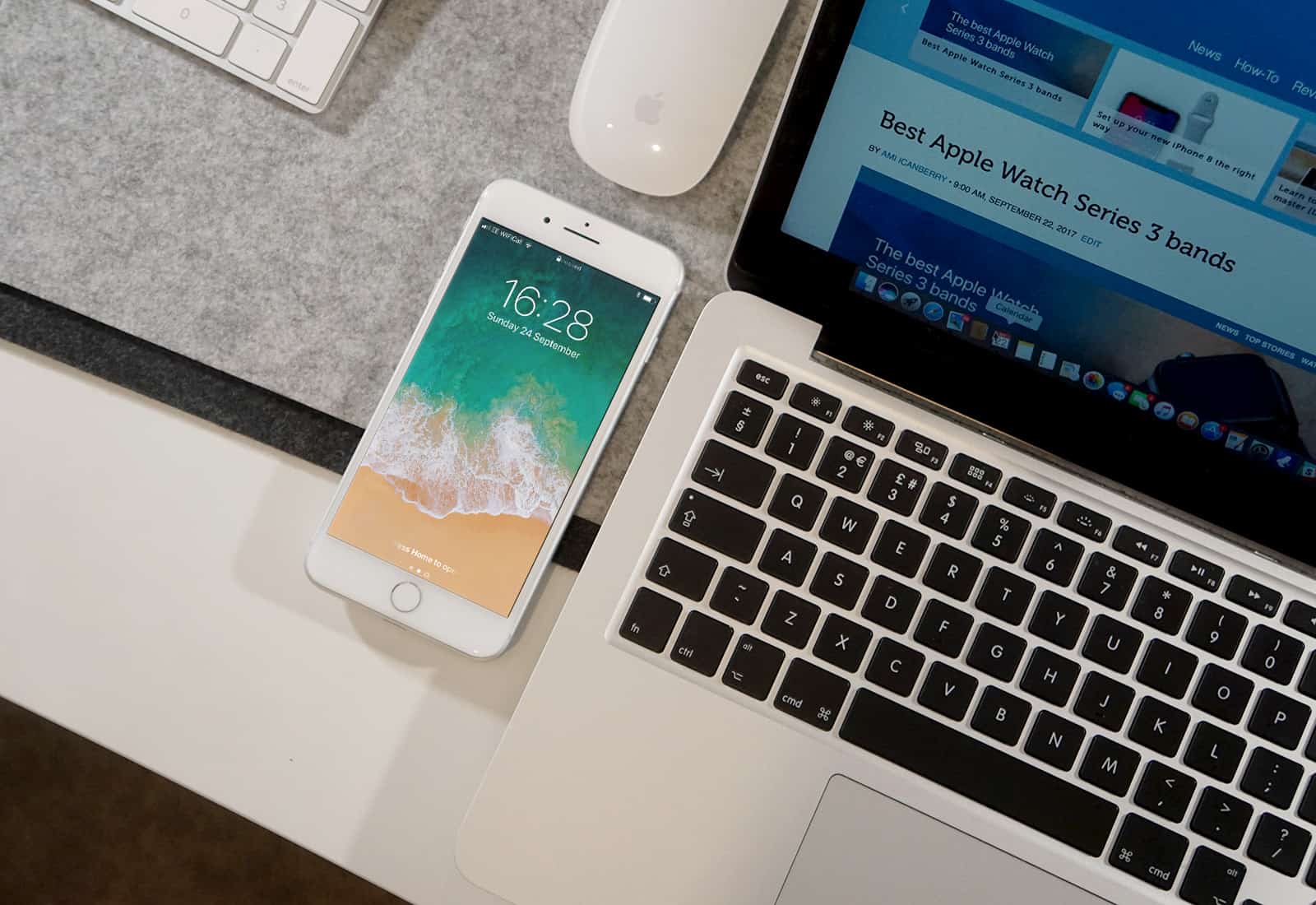 iPhone 8 Plus MacBook