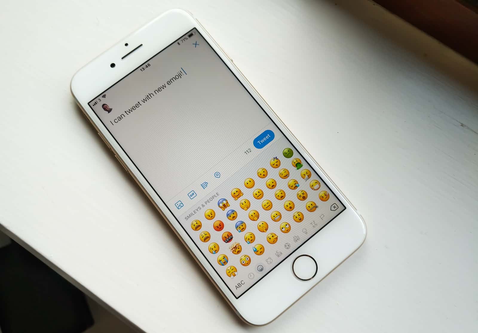 iOS 11.1 emoji on Twitter