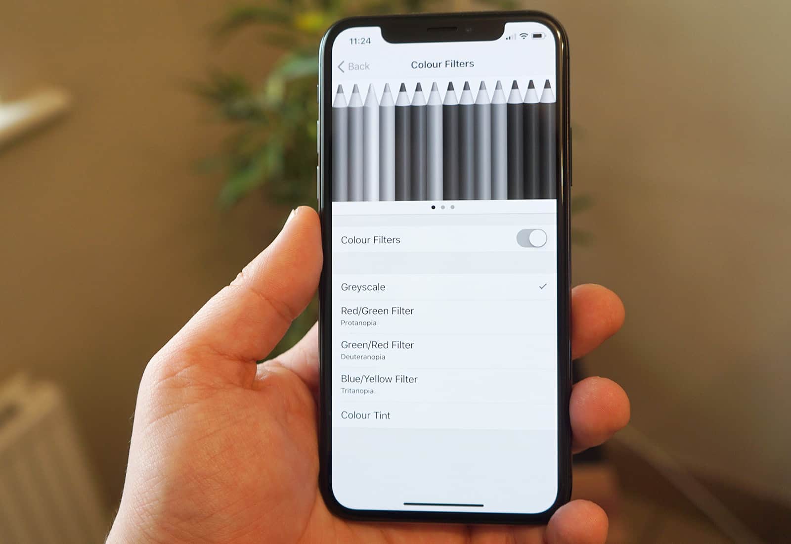 Using iPhone X's dark mode uses less than half the battery power | Cult of  Mac