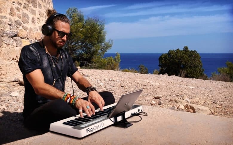 irig keys on a beach