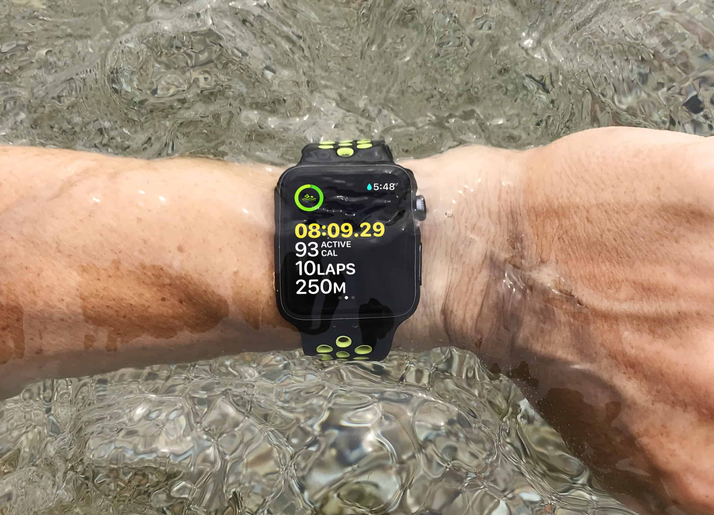 The Apple Watch touchscreen is disabled in waterproof mode, so how do you finish your workout?