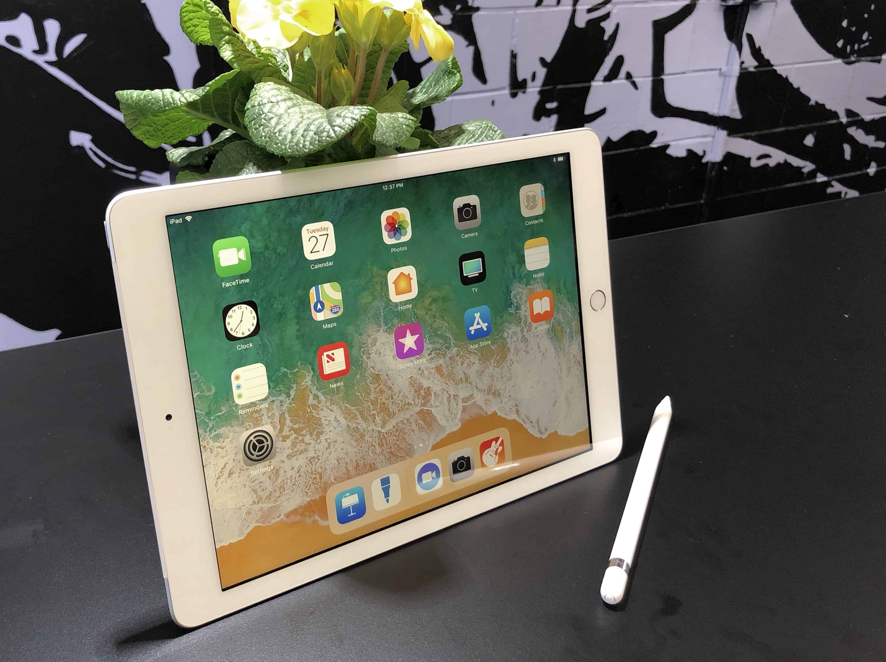 2018 iPad and Apple Pencil