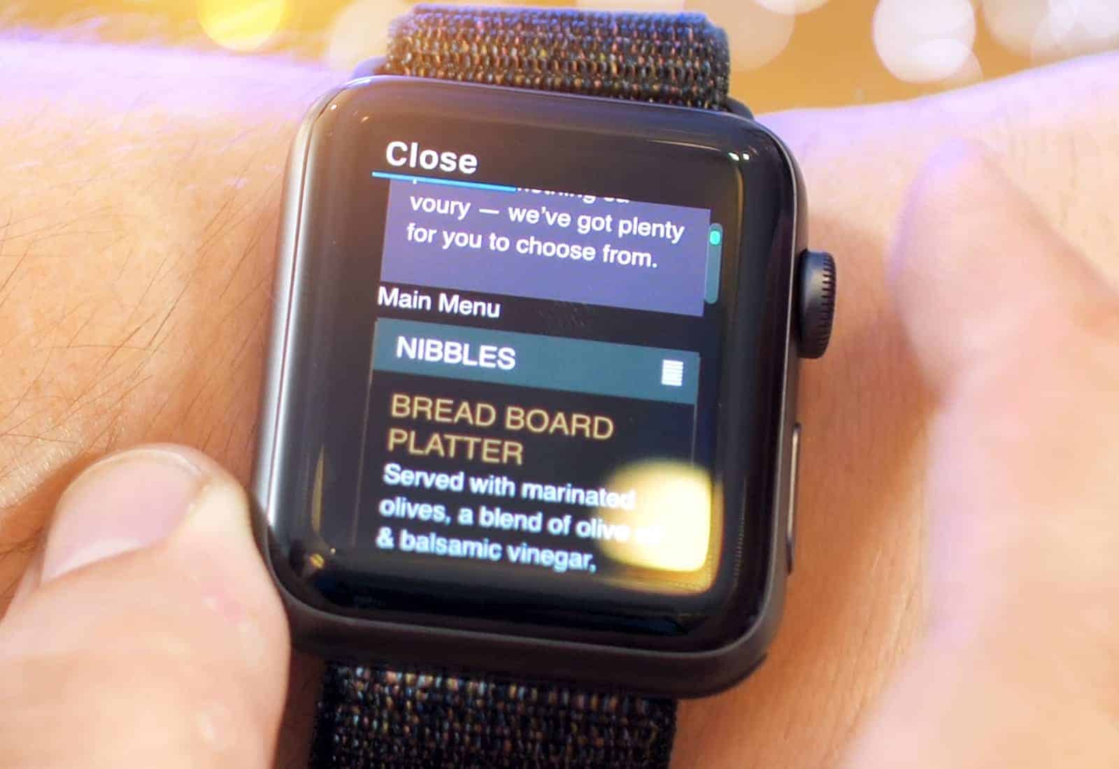 Webkit on watchOS 5 makes glancing at links possible.