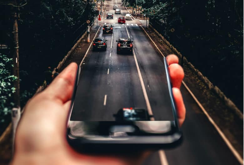 Apple might be getting (back) into the car game.