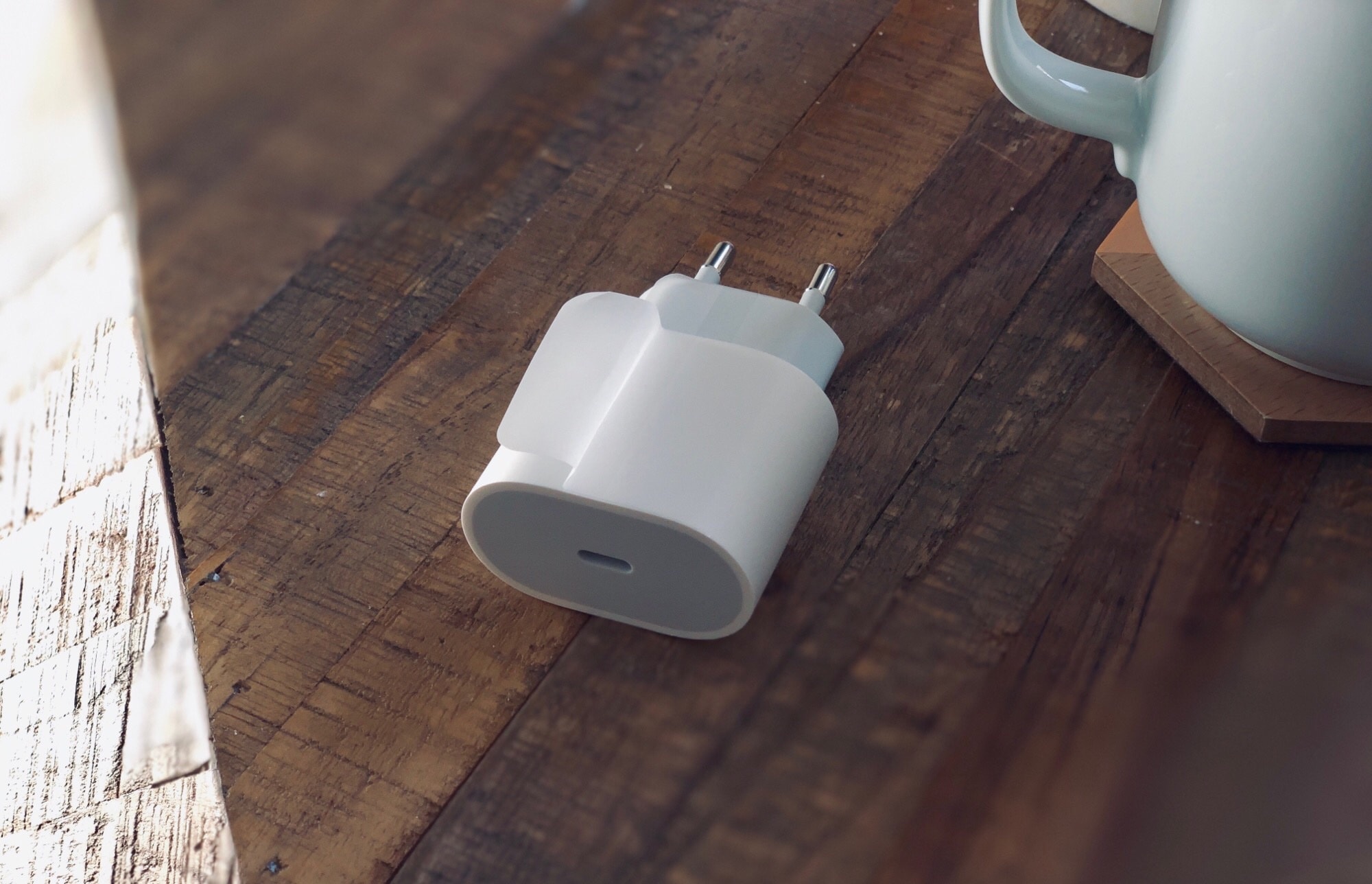 Apple's iPad USB-C charger works just fine with the iPhone -- if you have the right cable