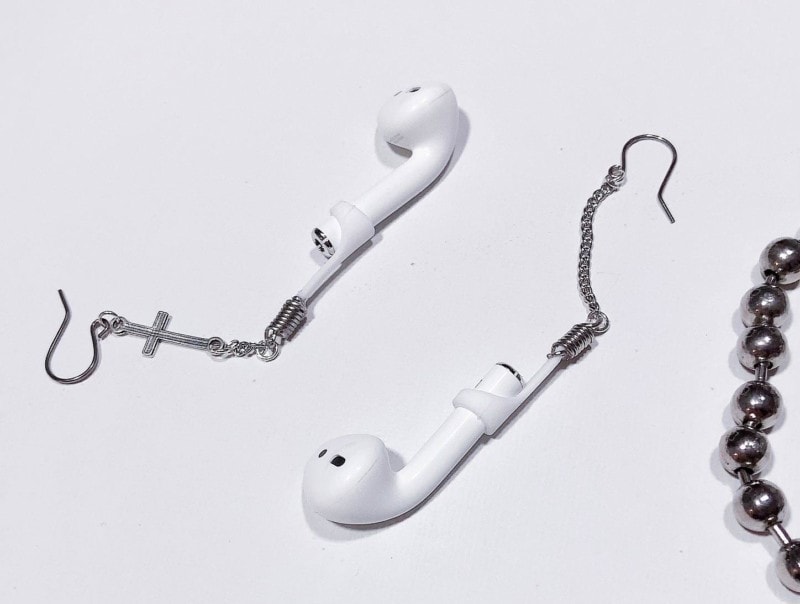 AirPods earrings is a brilliant hack created by this 22yearold paralegal