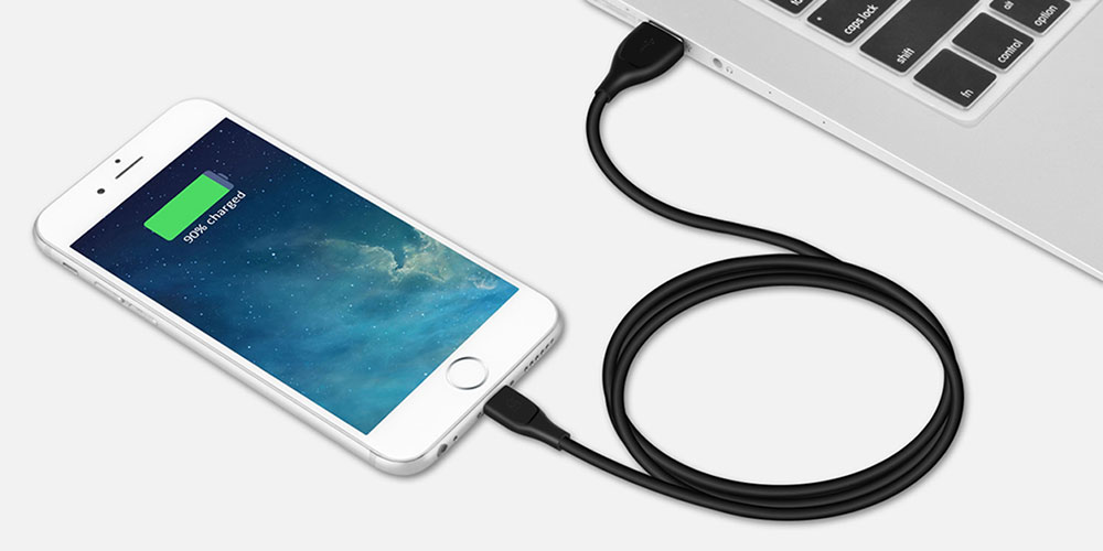 With the ability to survive 30,000 bends, and cary 275 pounds, this is one tough Lightning cable.