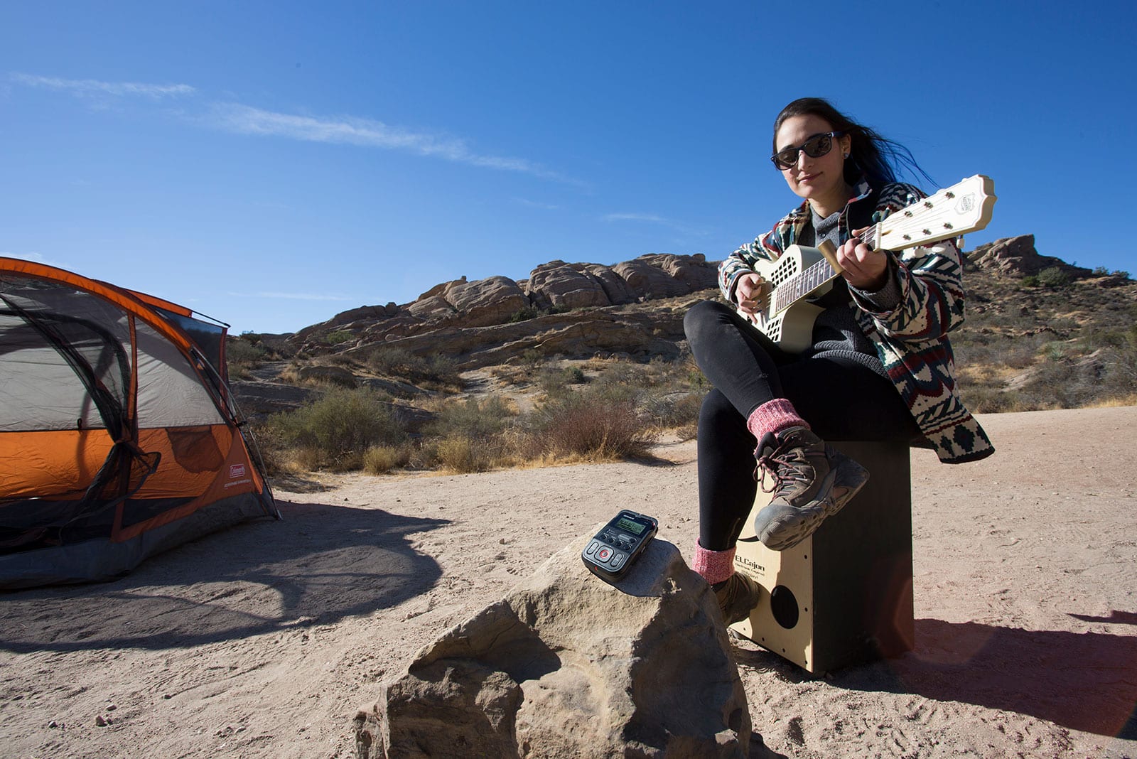 Who doesn’t like to record while sitting on a cajón in the dessert?