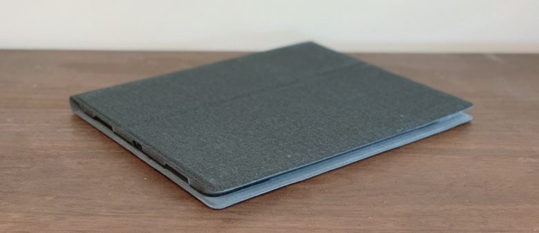 STM Atlas for the 2018 iPad Pro review