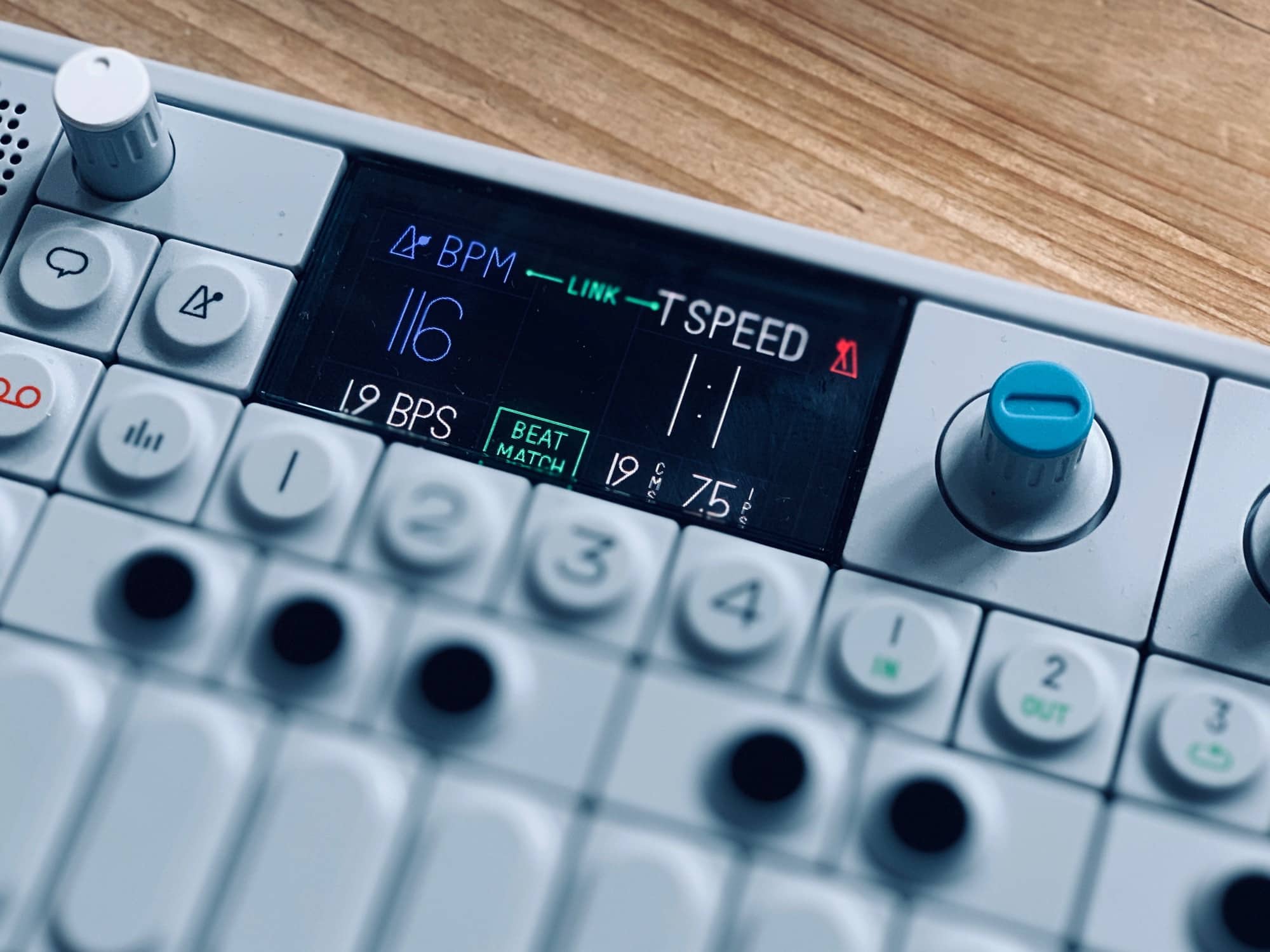 In the OP-1’s metronome screen, twist the green knob until you see BEAT MATCH and LINK.