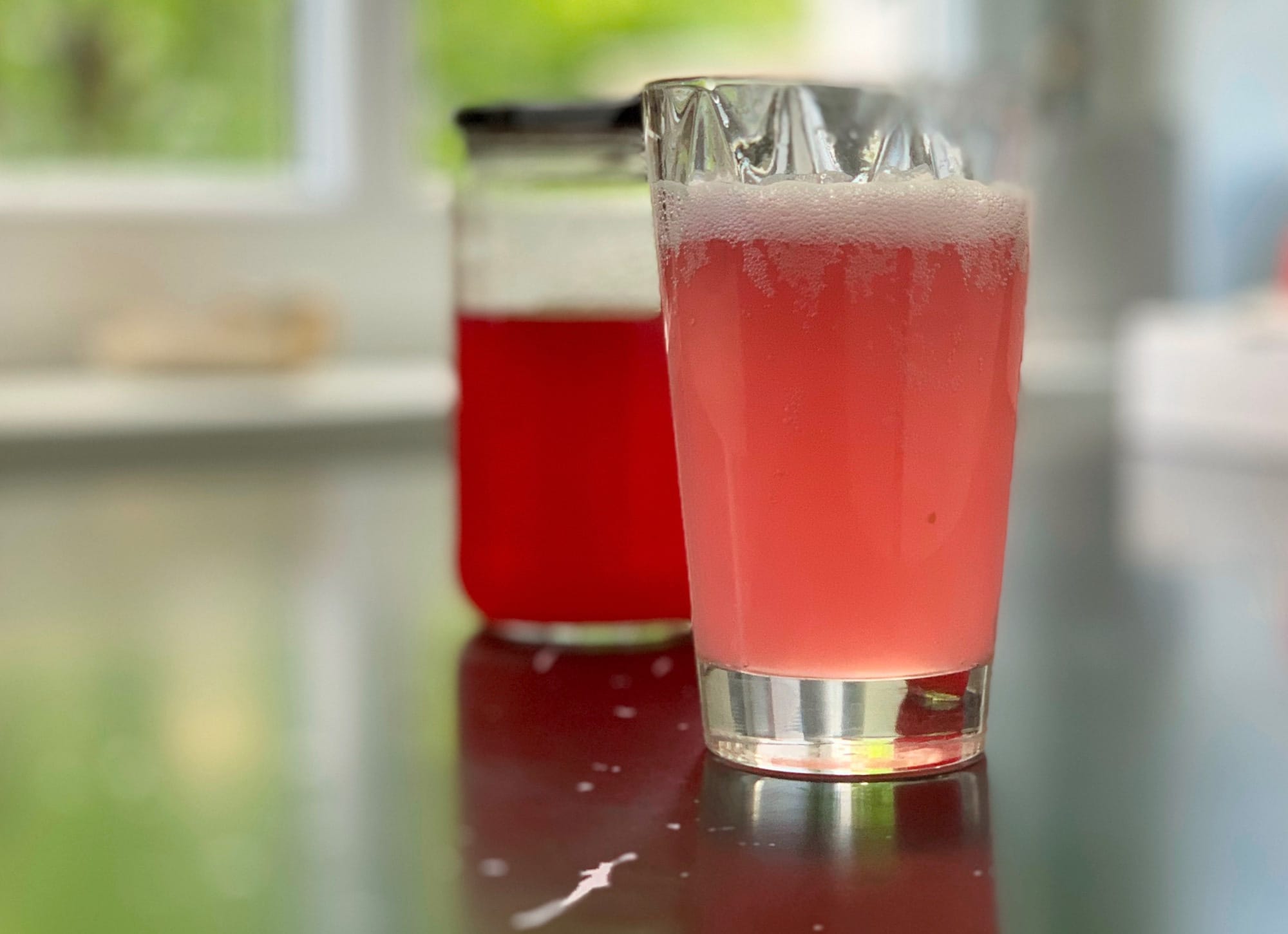 Refreshing background refresh drink