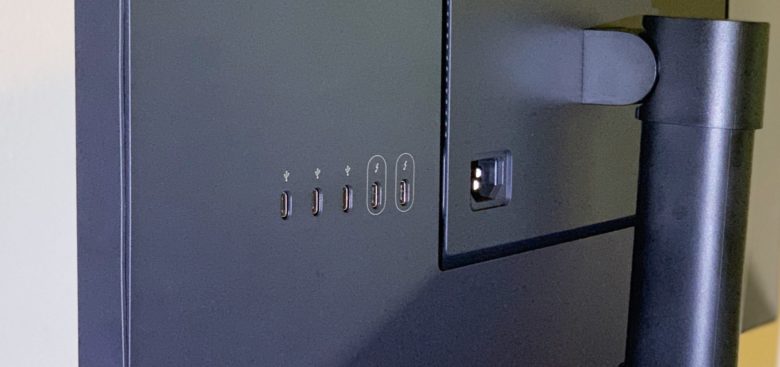LG UltraFine 4K 2019 ports