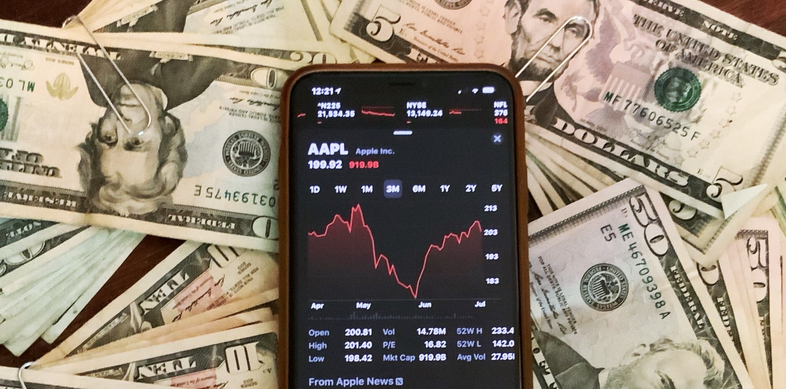 Apple share price down