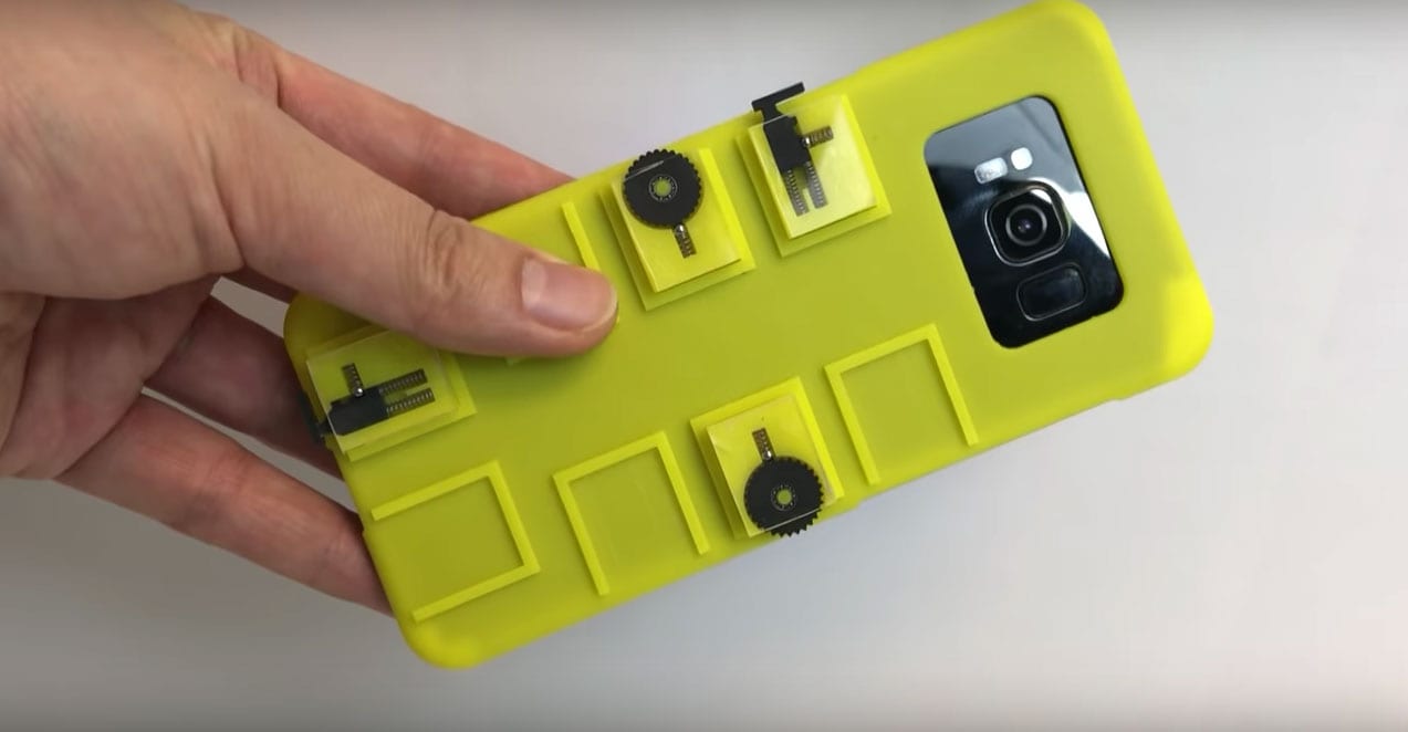 smartphone case with mechanical buttons