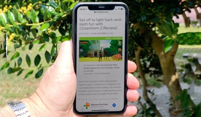 The iPhone 11 display is completely usable in direct sunlight.