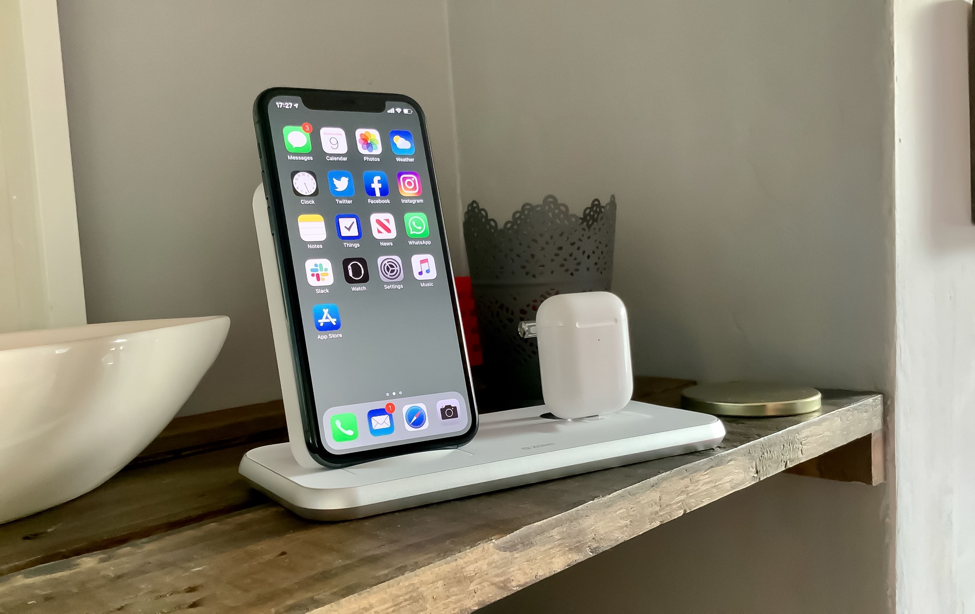 Zens Stand+Dock is a spectacularly simple charging solution