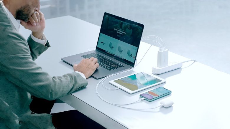 Sanho HyperJuice with MacBook, iPad, and more.