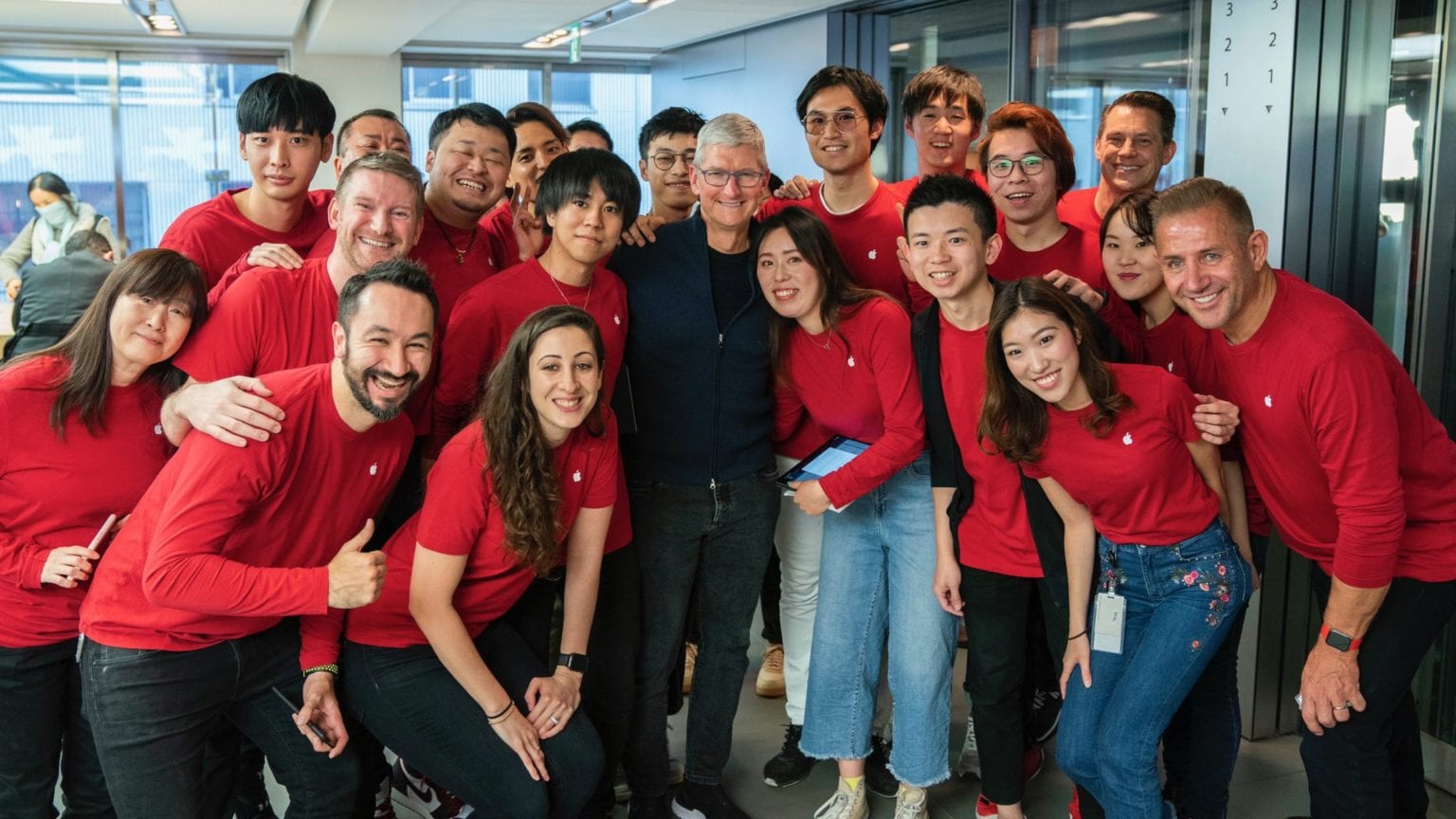 Tim Cook pays a visit to Apple’s first store outside the US