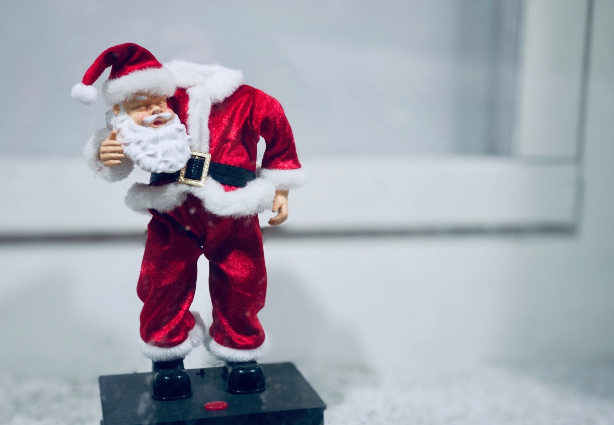 headless Santa holiday photos