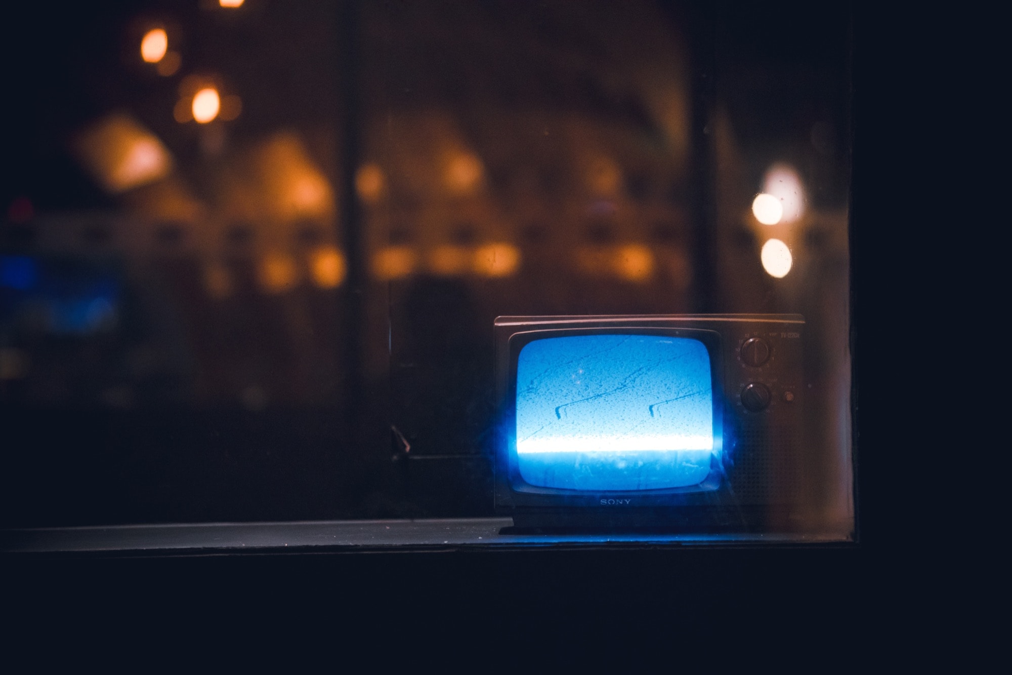 Look at that lonely screen. It just wants to be shared.