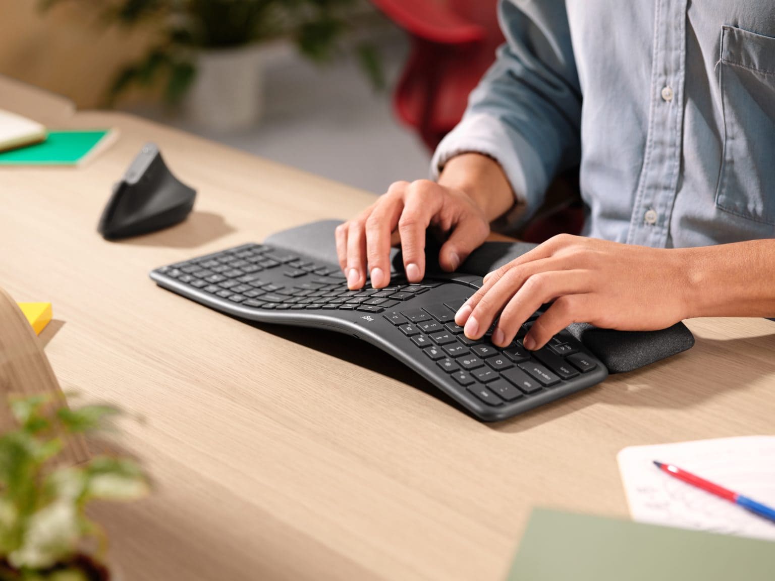 With an ergonomic split design and a fancy wrist rest, the Logitech Ergo K860 keyboard delivers comfortable typing.