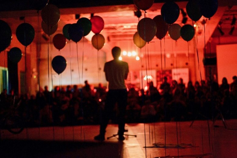 balloons photo burst mode