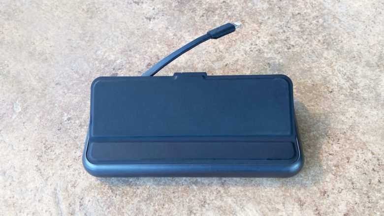 A very useful features of the Mophie Powerstation Plus XL Wireless is its Lighting cable.