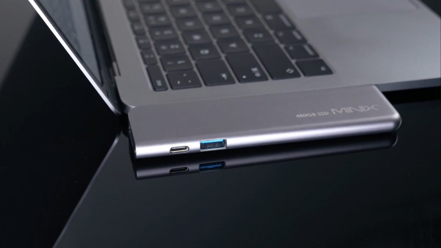 Minix Neo Storage Pro with MacBook