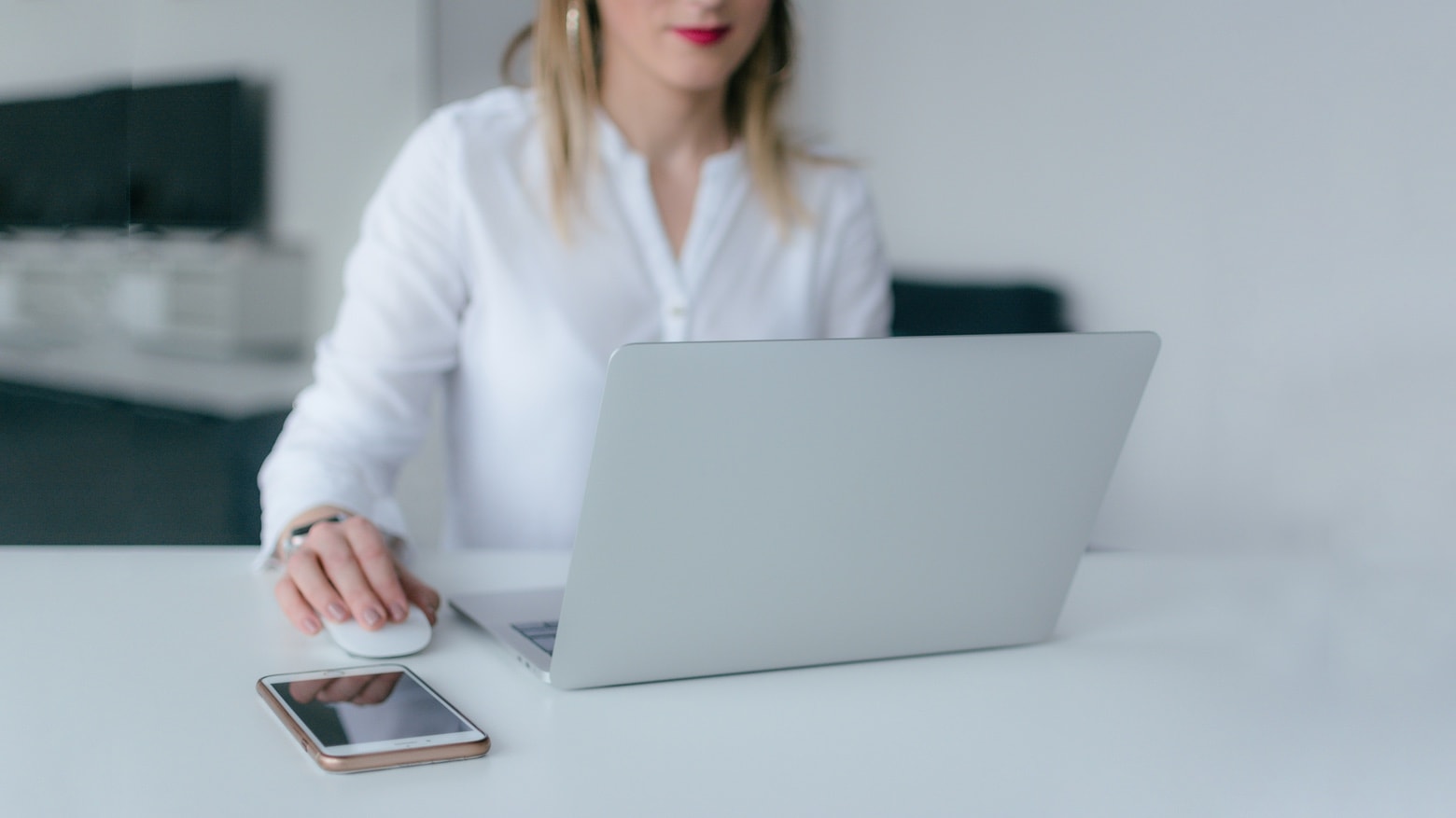 Comcast, Verizon and T-Mobile will cut you some slack during the COVID-19 crisis.