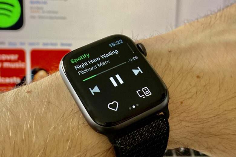 apple watch se spotify