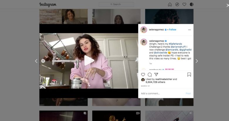 Selena Gomez shows us how to wash