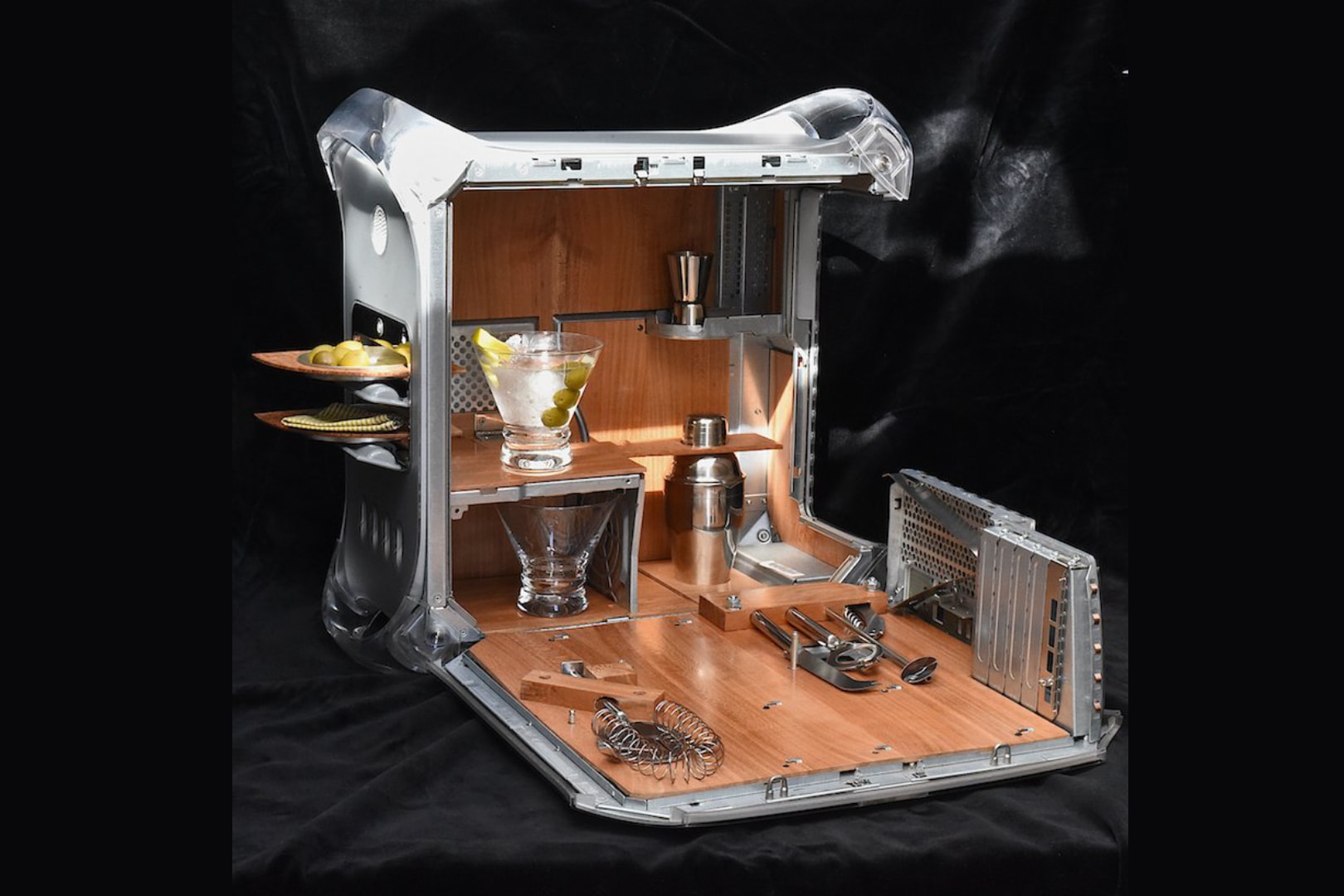 A total show piece: The Power Mac G4 cocktail cabinet known as the McMartini.
