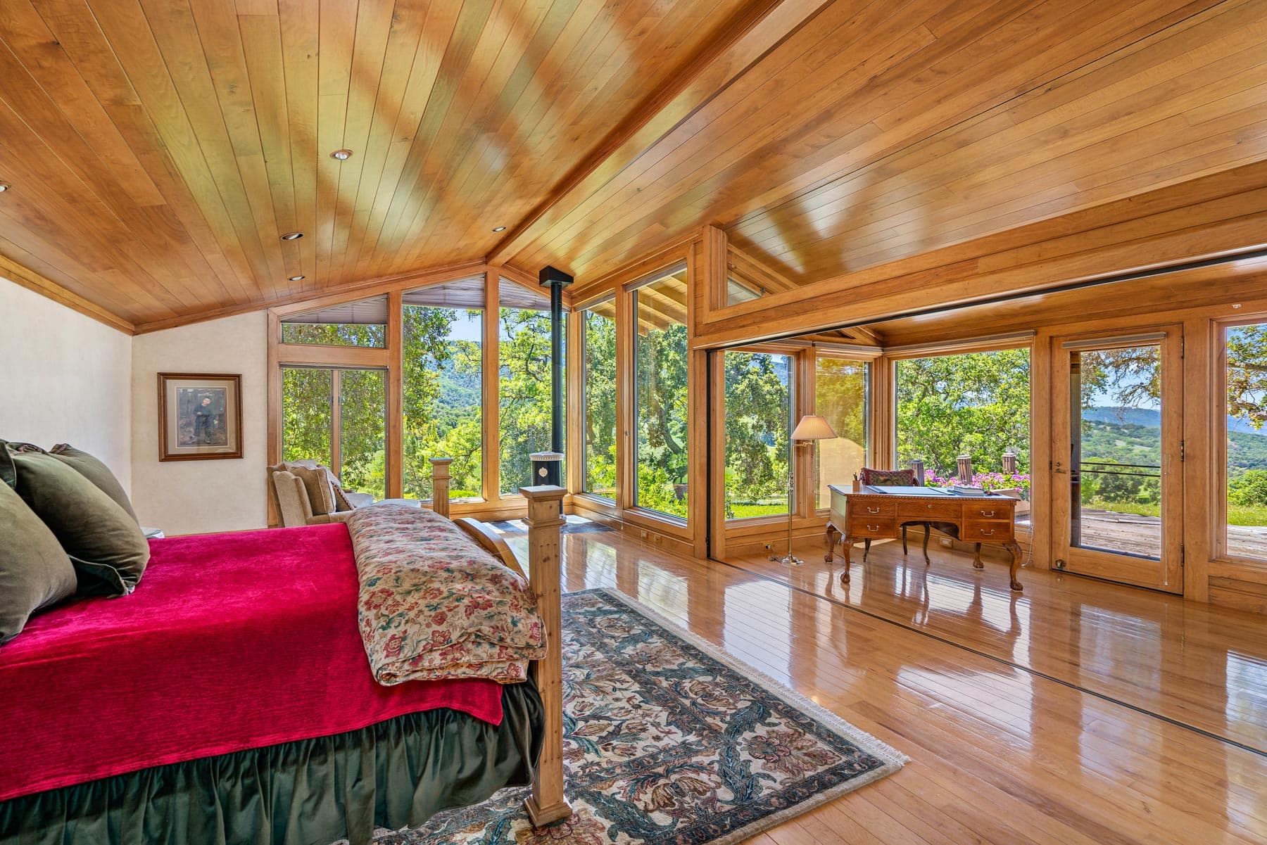 Former Apple CEO Mike Markkula's Rana Creek Ranch in Carmel Valley is up for sale. What better purchase to show off your Apple fan credentials?