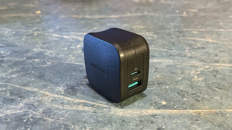 RAVpower PD 30W USB-C Charger with Lightning Cable review