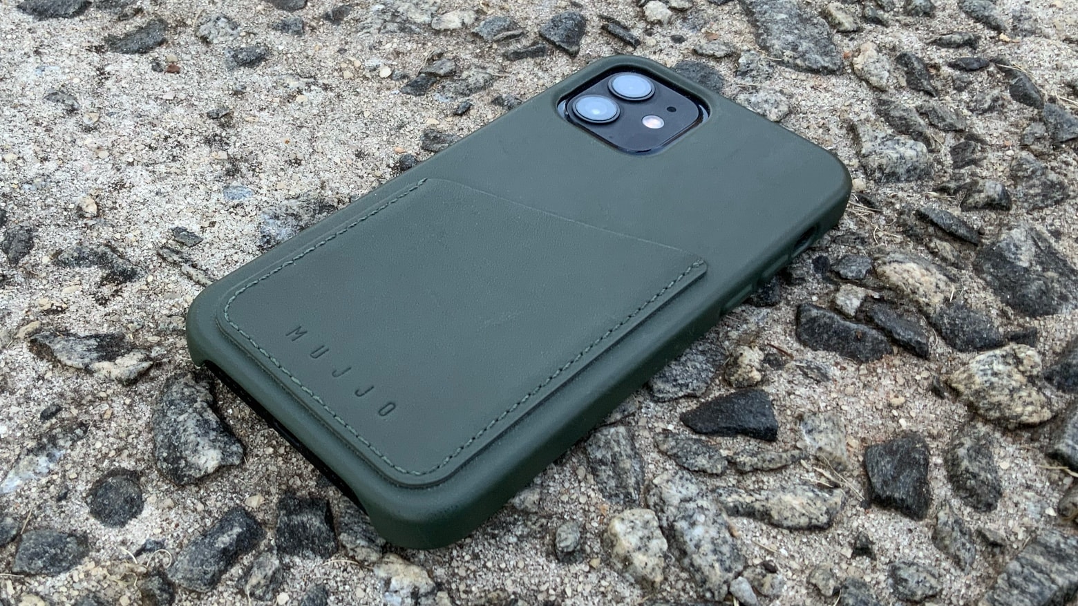 Mujjo Full Leather Wallet Case for iPhone 12 review: Elegant and practical