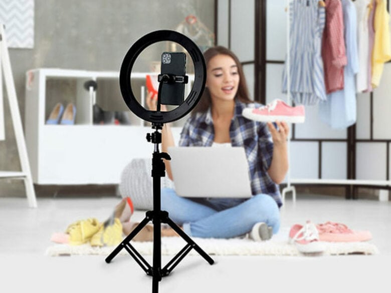 U-Stream Home Streaming Studio: Get great lighting for your videos and live streams with a 10-inch ring light, adjustable tripod and nonslip phone holder