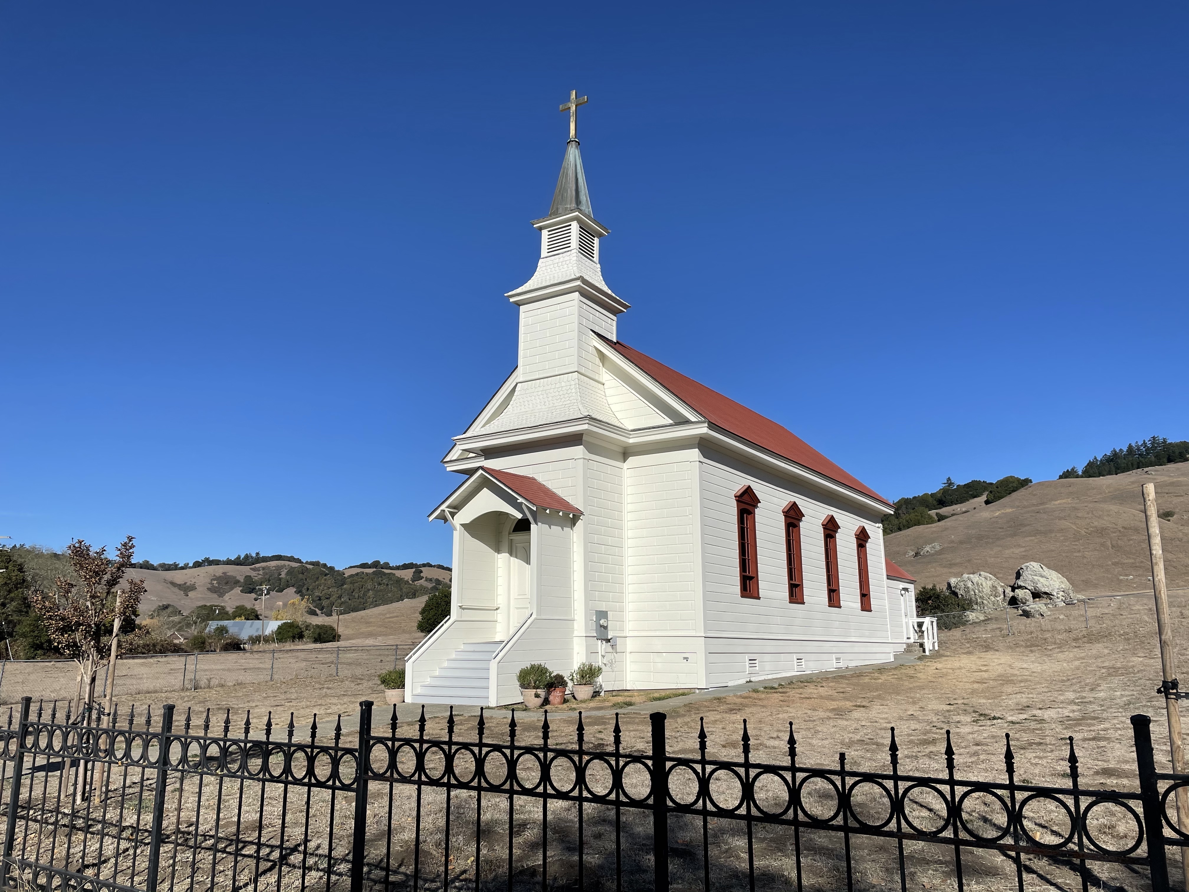 iPhone 12 mini sample photo: Again, the colors of this shot of the Nicasio church are true-to-life. Daytime shots like this are beautifully crisp and clear.