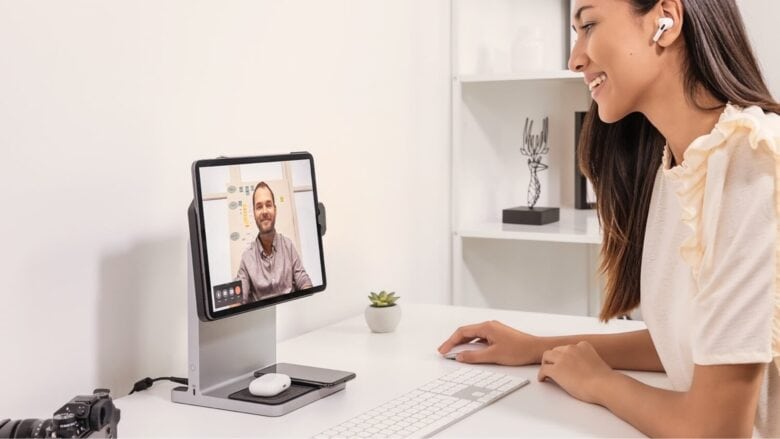 The Kensington StudioDock was named a CES 2021 Innovation Awards Honoree.