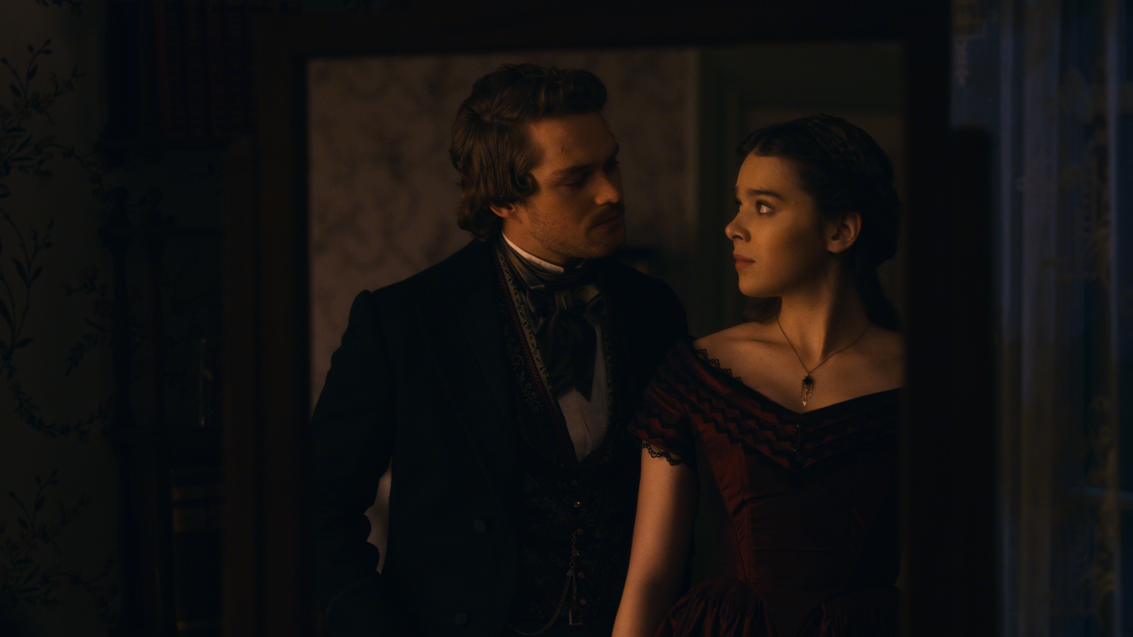 Finn Jones & Hailee Steinfeld in Dickinson