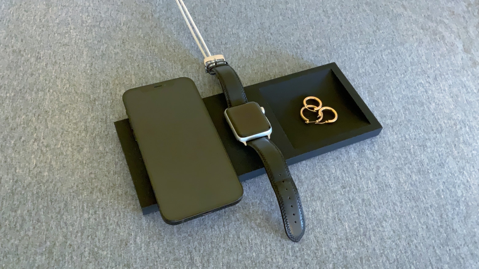 Elago Charging Tray Duo for MagSafe review