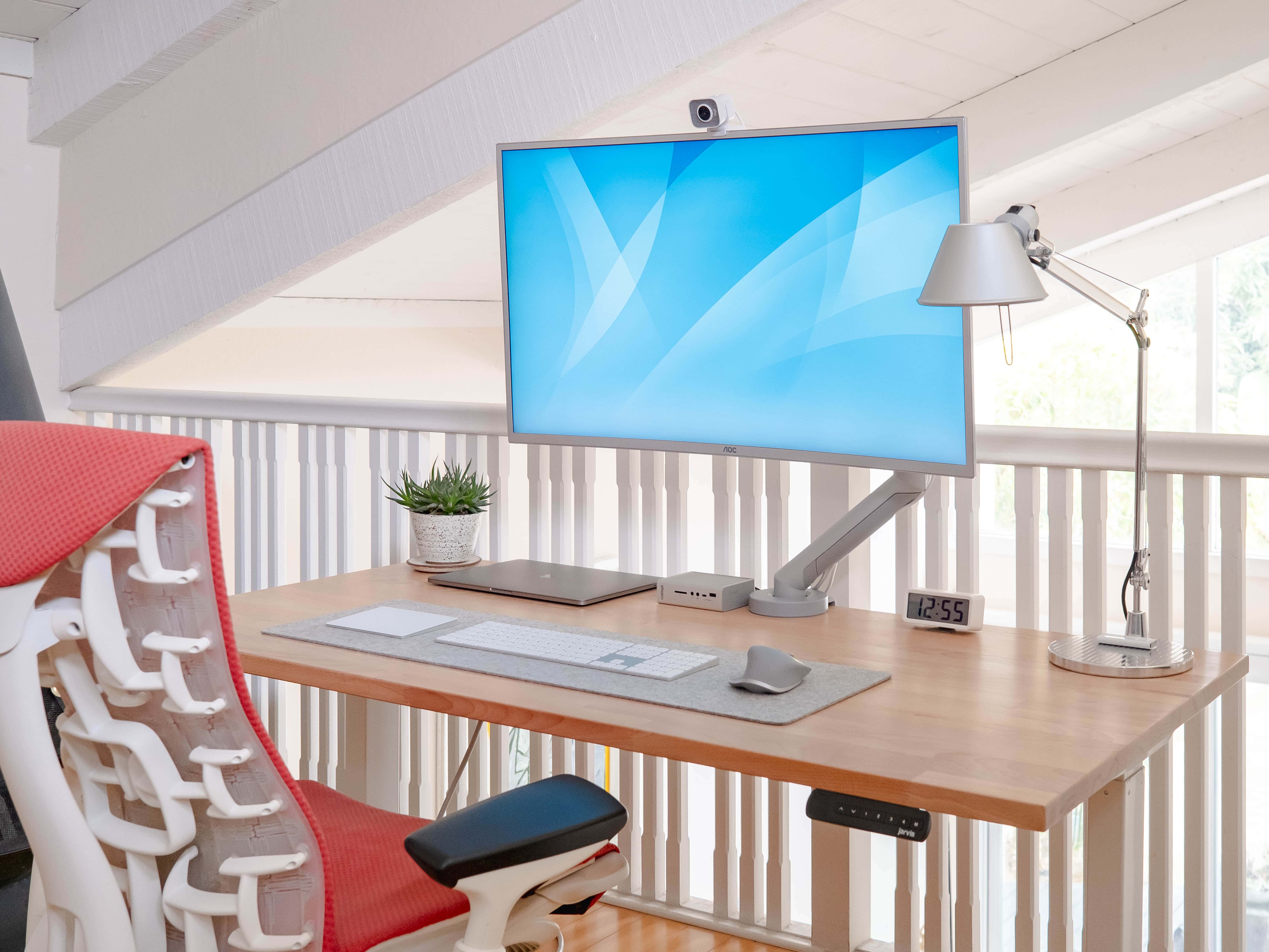 Arun Venkatesan's setup is a light and airy marriage of form and function.