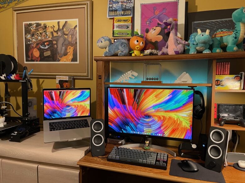 Vincent Belotti's setup includes 3D-printed elements and Nintendo-inspired decorations.