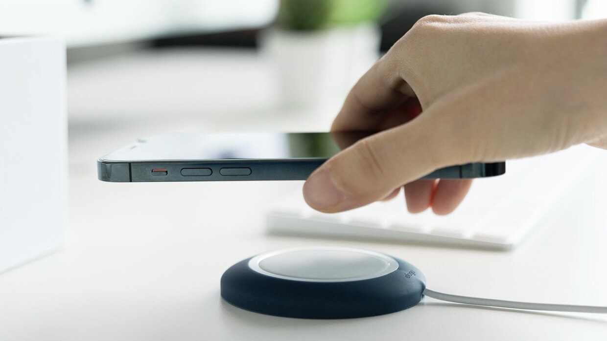 MagSafe Grip Stand for iPhone