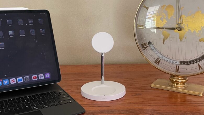 Belkin Boost↑Charge Pro 2-in-1 Wireless Charger Stand looks great.