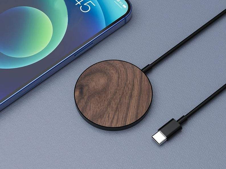Limited77 MagSafe Wood Charger