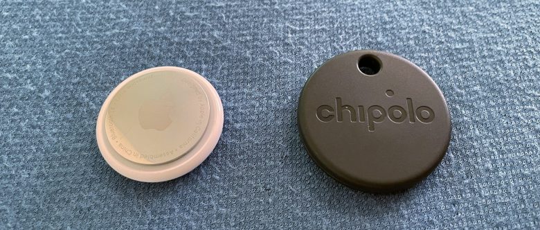 Apple AirTag vs. Chipolo One Spot: The AirTag looks better than Chipolo One Spot. But it doesn’t perform be