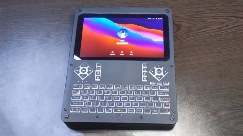 Unique handheld Hackintosh is no bigger than paperback
